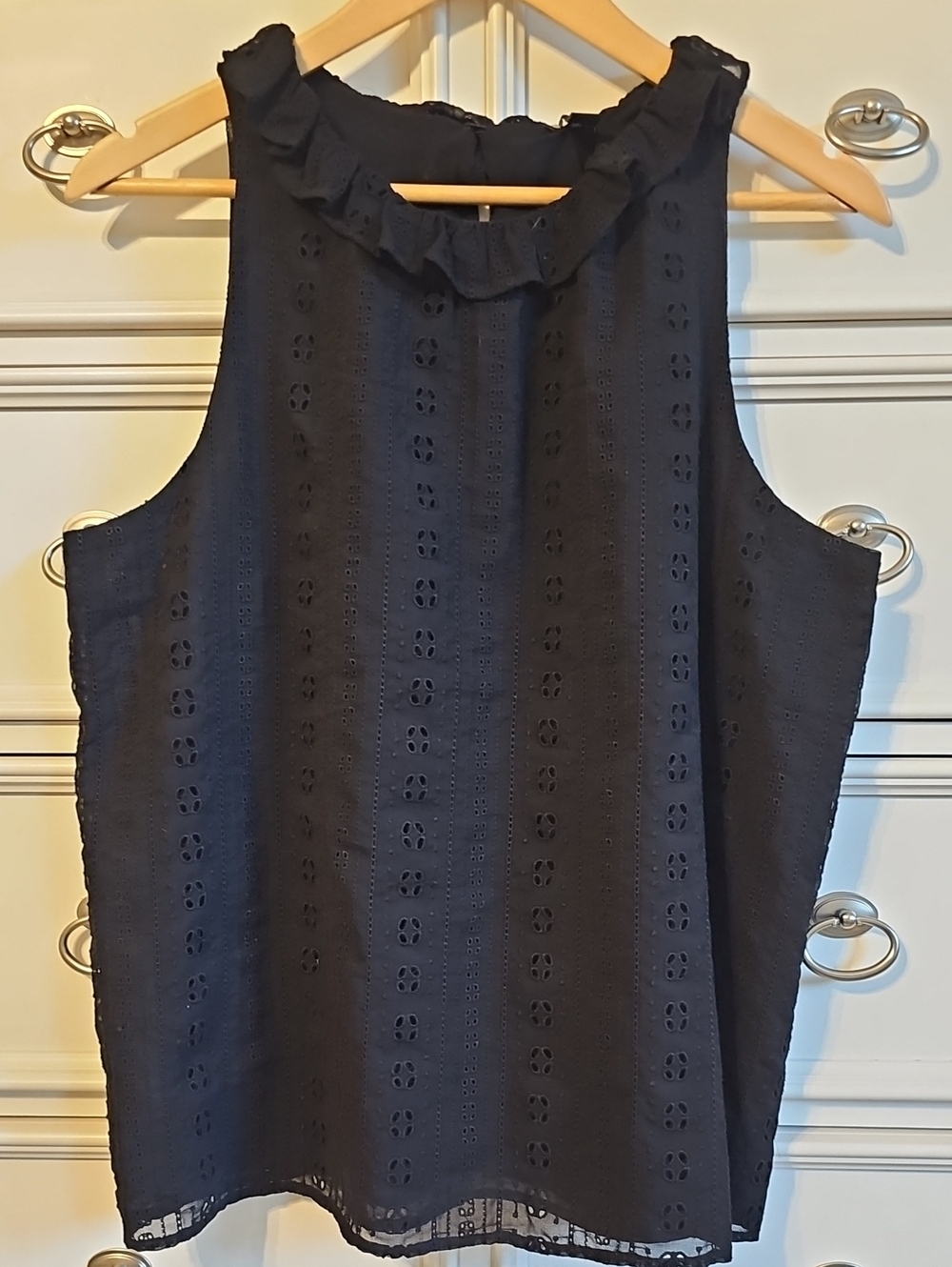 Ann Taylor Sleeveless Jet Black Eyelet Ruffle Neck Top Halter - Black